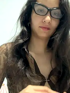 Bella still online show from 09/26/25, 12:53