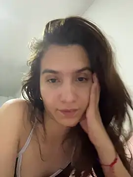 Bella still online show from 04/03/26, 01:36