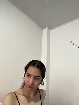 Bella still online show from 04/21/26, 01:39