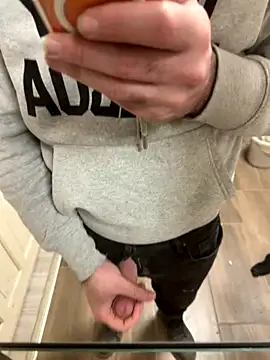 Klaus298 online show from 12/16/25, 07:02