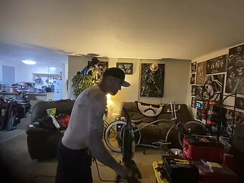 hornycouple818 online show from 04/26/26, 03:53