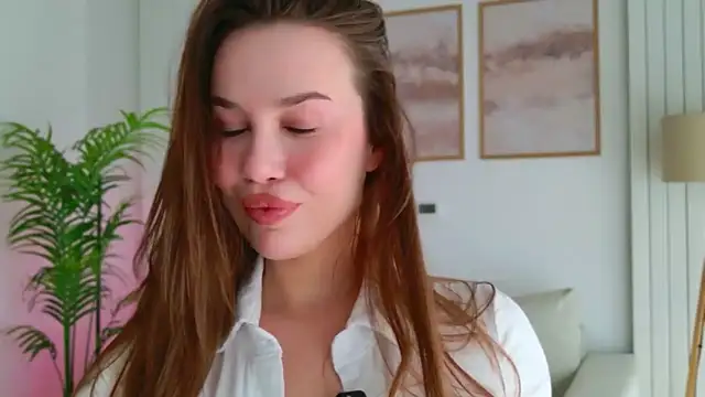 Snapshot of GoddessRoxana chatting on 03/02/26, 11:17 GoddessRoxana online show from 03/02/26, 11:17