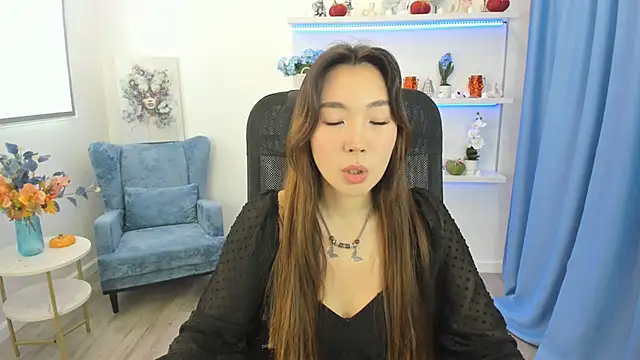 AnnaReyla online show from 10/26/25, 11:27