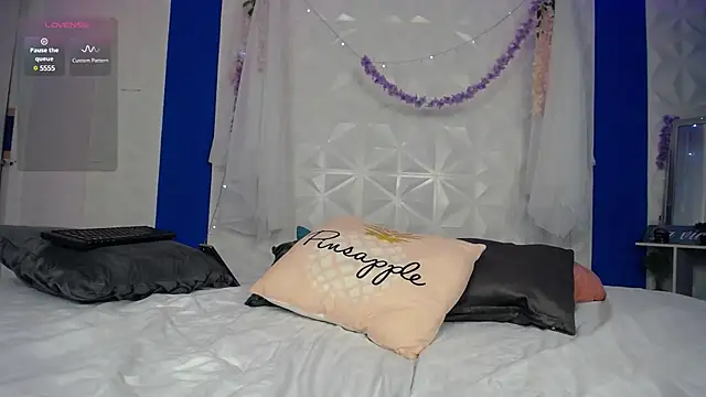 Snapshot of miss_honey01 chatting on 03/03/25, 02:47 miss honey01 online show from 03/03/25, 02:47