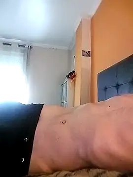 Snapshot of moutt99 chatting on 11/02/25, 02:08 moutt99 online show from 11/02/25, 02:08