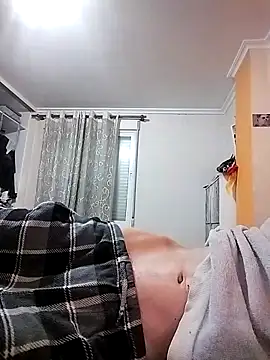 Snapshot of moutt99 chatting on 12/13/25, 07:53 moutt99 online show from 12/13/25, 07:53