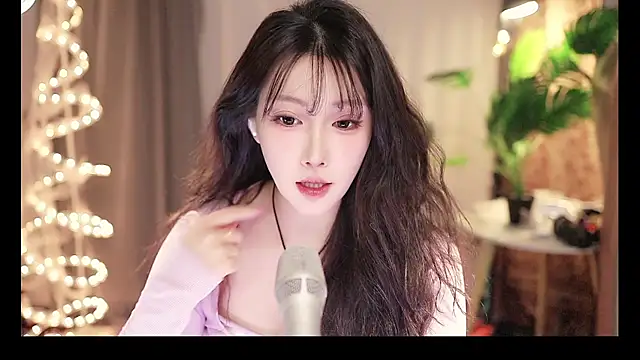 Dou-Dou-er online show from 03/03/25, 11:11