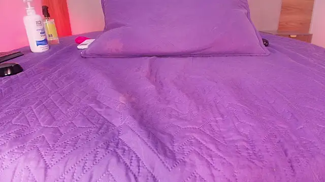 Auroraa miller online show from 04/11/26, 07:45