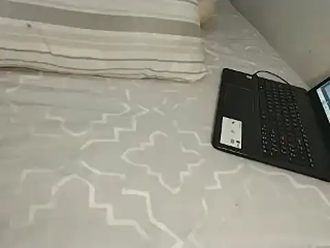 Snapshot of Chandy012 chatting on 11/02/25, 01:13 Chandy012 online show from 11/02/25, 01:13