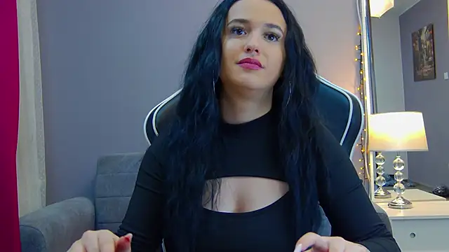 Snapshot of Eva_Lovvia_ chatting on 02/25/25, 10:39 Eva Lovvia  online show from 02/25/25, 10:39