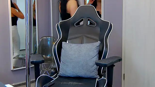 Snapshot of Eva_Lovvia_ chatting on 03/10/25, 10:34 Eva Lovvia  online show from 03/10/25, 10:34