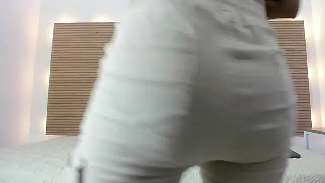 Snapshot of LucyCanel chatting on 02/27/25, 02:10 LucyCanel online show from 02/27/25, 02:10