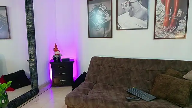 loretahorny online show from 11/26/25, 01:23