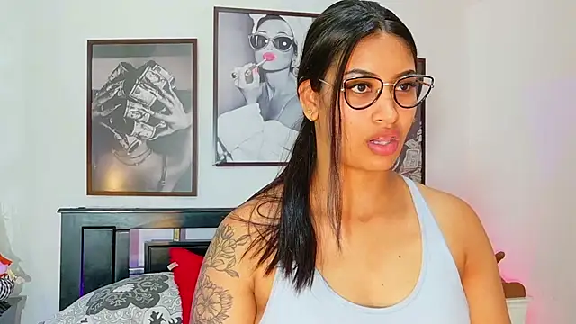 Snapshot of loretahorny chatting on 02/18/26, 01:40 loretahorny online show from 02/18/26, 01:40