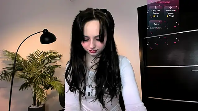 Noirael online show from 04/18/26, 01:15