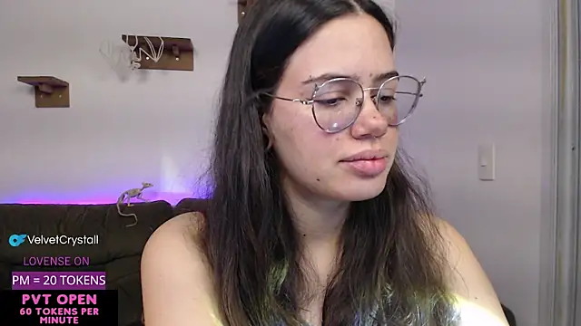 crystalll room online show from 10/10/25, 06:56