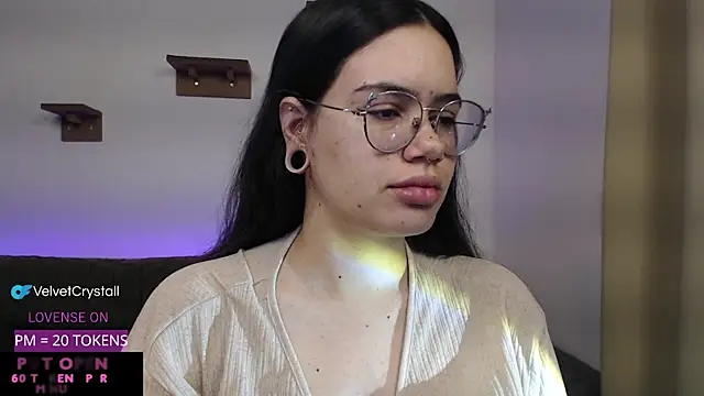 crystalll room online show from 11/04/25, 07:18