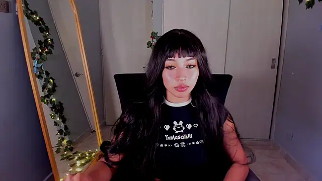 Snapshot of Curly915 chatting on 09/16/25, 01:06 Curly915 online show from 09/16/25, 01:06