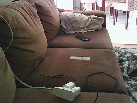 Snapshot of uberdot chatting on 10/31/25, 11:33 uberdot online show from 10/31/25, 11:33