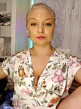 Snapshot of Anesteishen chatting on 02/19/25, 06:10 Anesteishen online show from 02/19/25, 06:10