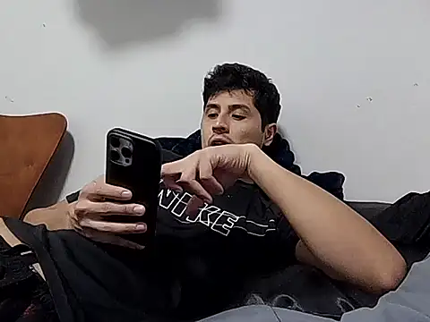 PerroDemonioHot online show from 12/22/25, 12:40