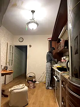 mollyEXD online show from 11/27/25, 12:24