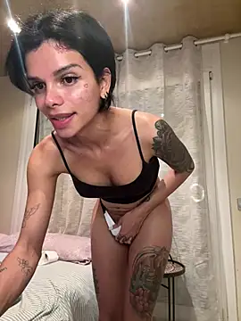 Snapshot of Rosariolovex chatting on 02/02/25, 12:30 Rosariolovex online show from 02/02/25, 12:30