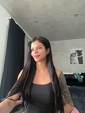 Snapshot of Rosariolovex chatting on 02/18/25, 01:44 Rosariolovex online show from 02/18/25, 01:44