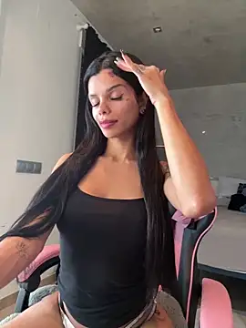 Snapshot of Rosariolovex chatting on 02/19/25, 04:00 Rosariolovex online show from 02/19/25, 04:00