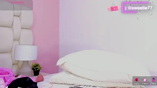 Snapshot of JuliiSweetie chatting on 01/29/25, 10:53 JuliiSweetie online show from 01/29/25, 10:53