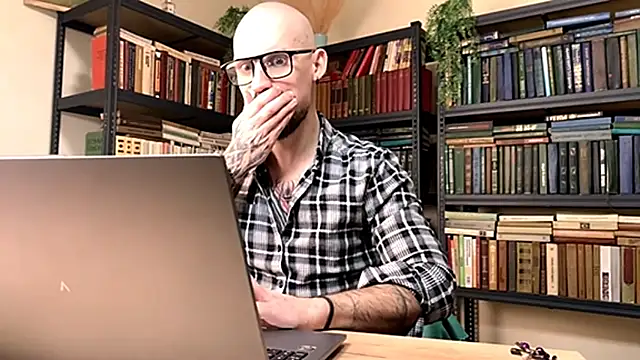 AssHunter4k online show from 02/10/25, 01:44