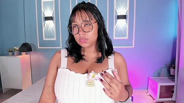isabella zc online show from 07/25/26, 11:52