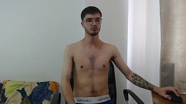 Aleex Miller online show from 10/03/25, 06:27