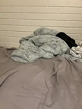 Snapshot of VenusandIppy chatting on 11/23/25, 10:42 VenusandIppy online show from 11/23/25, 10:42