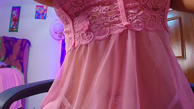 Snapshot of MiaFlamesxxx chatting on 10/16/25, 12:00 MiaFlamesxxx online show from 10/16/25, 12:00