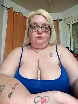 diosacurvy1984 online show from 04/08/26, 07:41