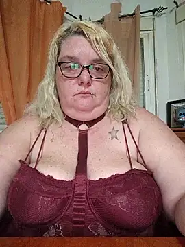 diosacurvy1984 online show from 04/21/26, 07:36