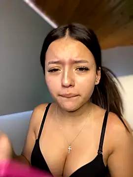 Sofia18 pinkk online show from 11/26/25, 07:59