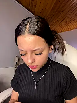 Sofia18 pinkk online show from 12/17/25, 11:11