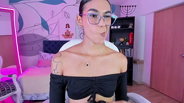 Dana Paula online show from 03/27/26, 01:44