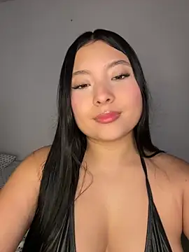 Snapshot of Sol_angel_ chatting on 05/25/26, 01:17 Sol angel online show from 05/25/26, 01:17