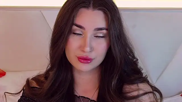 Snapshot of KiraBarlows chatting on 02/12/25, 07:24 KiraBarlows online show from 02/12/25, 07:24