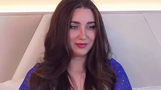 Snapshot of KiraBarlows chatting on 02/19/25, 12:46 KiraBarlows online show from 02/19/25, 12:46