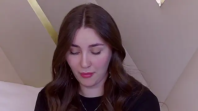 Snapshot of KiraBarlows chatting on 02/21/25, 01:33 KiraBarlows online show from 02/21/25, 01:33