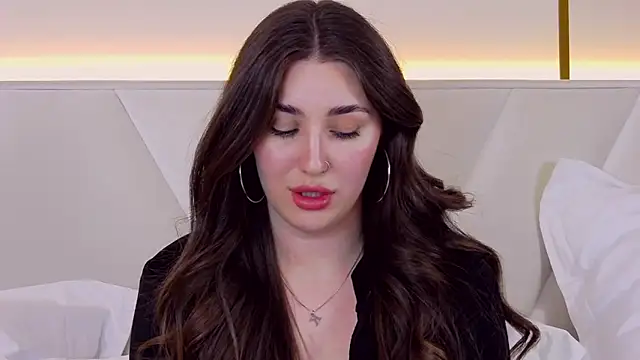 Snapshot of KiraBarlows chatting on 02/23/25, 01:35 KiraBarlows online show from 02/23/25, 01:35