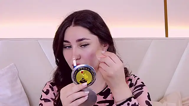 Snapshot of KiraBarlows chatting on 02/27/25, 07:37 KiraBarlows online show from 02/27/25, 07:37