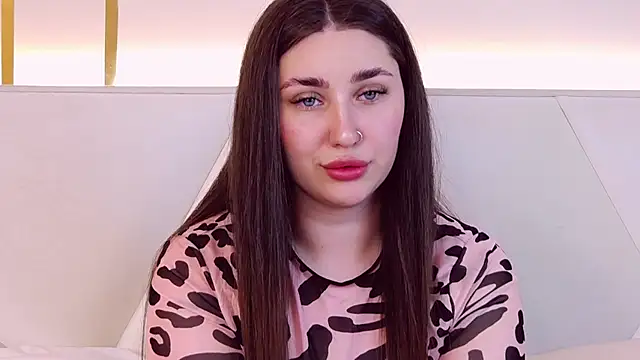 Snapshot of KiraBarlows chatting on 03/06/25, 01:05 KiraBarlows online show from 03/06/25, 01:05