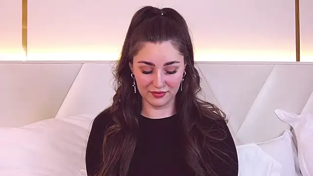 Snapshot of KiraBarlows chatting on 03/21/25, 07:02 KiraBarlows online show from 03/21/25, 07:02