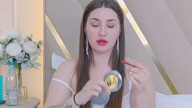 Snapshot of KiraBarlows chatting on 09/10/25, 08:42 KiraBarlows online show from 09/10/25, 08:42