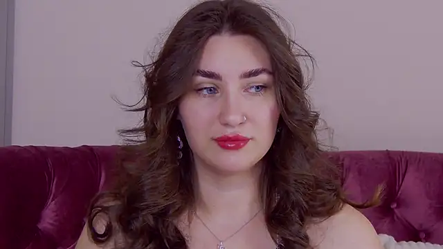 Snapshot of KiraBarlows chatting on 11/12/25, 08:41 KiraBarlows online show from 11/12/25, 08:41